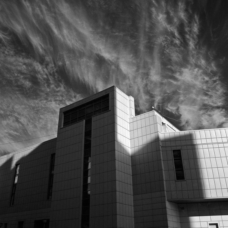 город.облака. \