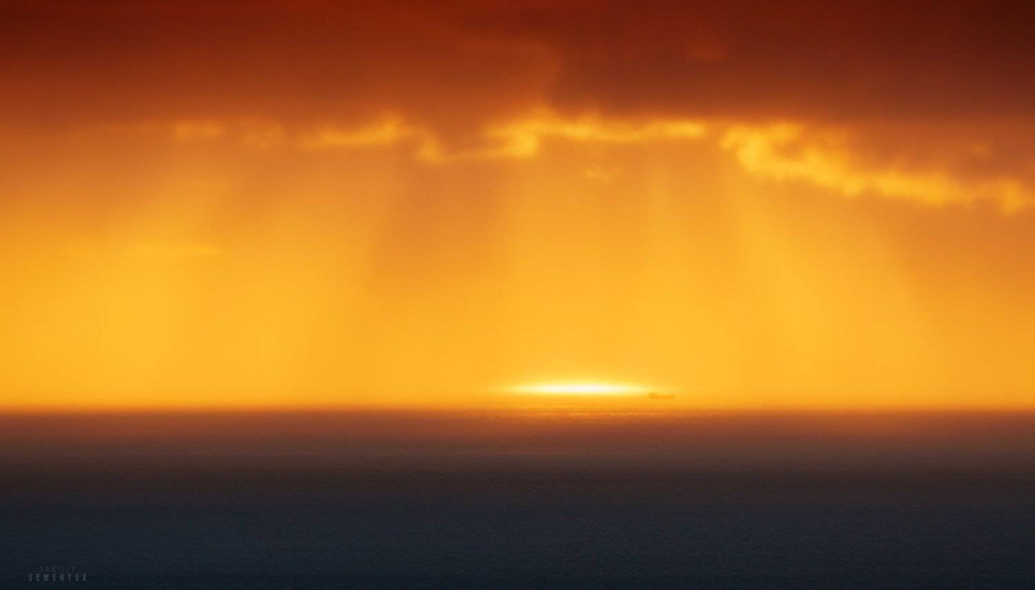 чёрное море, облака, солнечный луч, свет, настроение, танкер, судно., Семенюк Василий