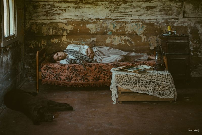 фото-проект, девушка, собака, животные, шаль, болезнь, уход, расставание, дом, хутор, вечер Я стану собакой, я стану тобой... фото превью