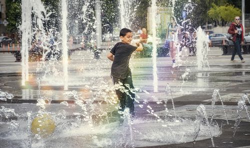 Заклинатели майских фонтанов.