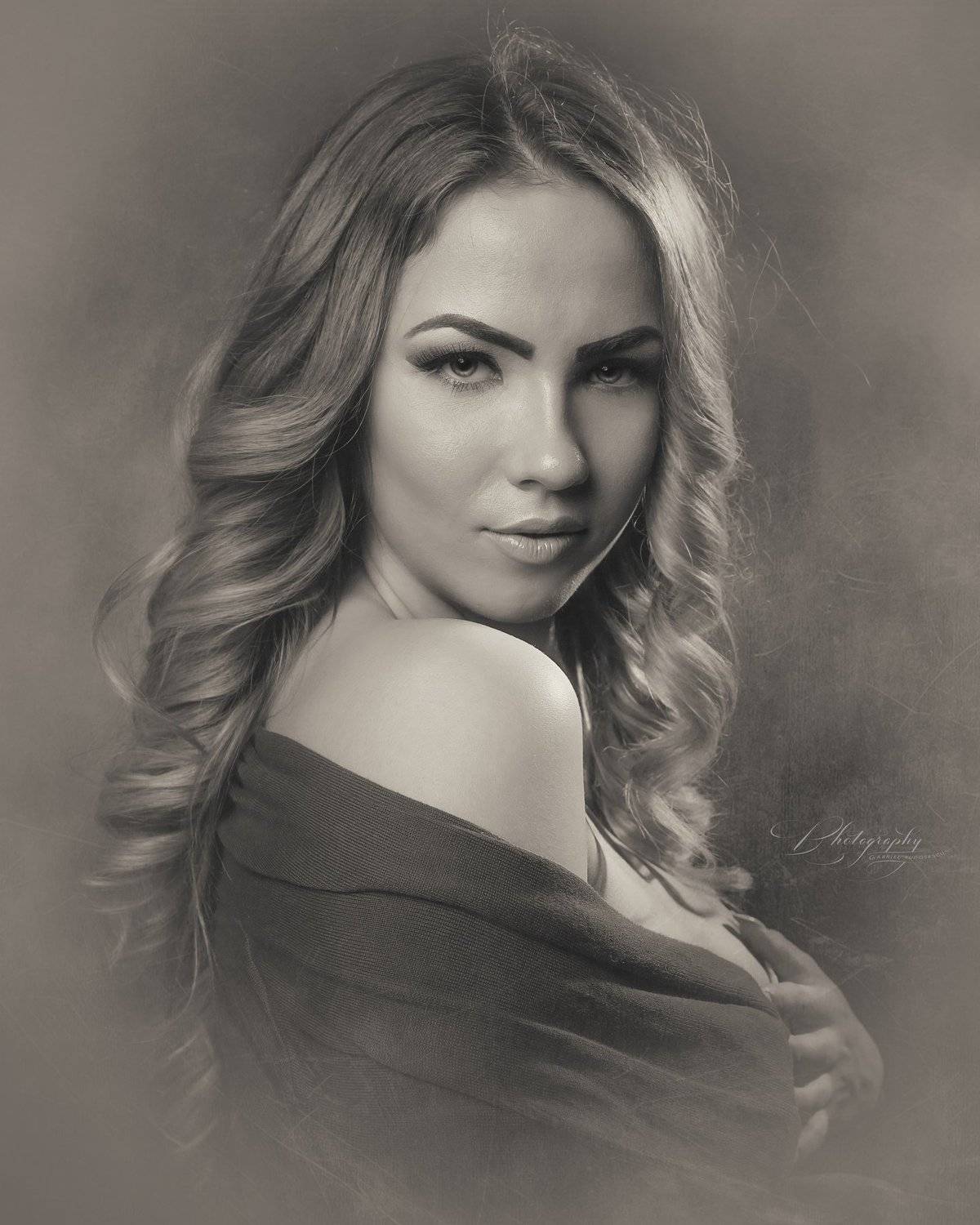 portrait, black & white, Gabriel Tudosescu EFIAP