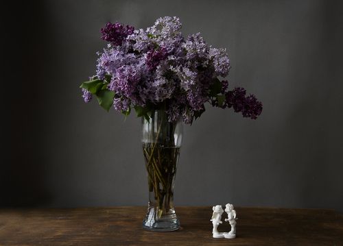 Натюрморт с сиренью