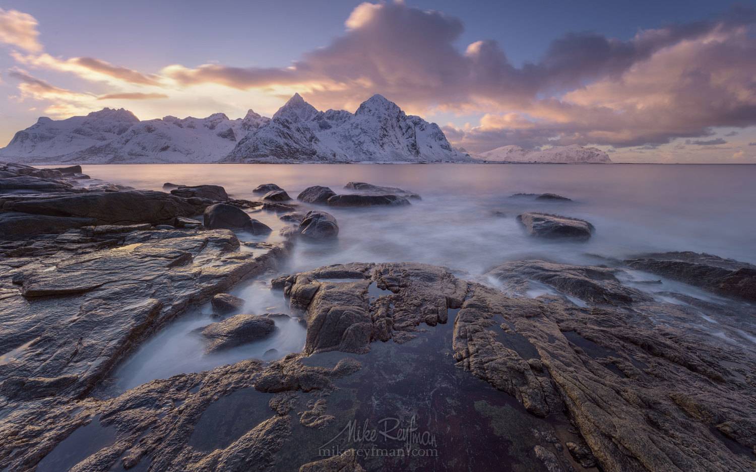 arctic coast; europe; fjord; landscape; light; lofoten archipelago; mountain; nature; nordic; nordland; north; norway; norwegian; ocean; outdoors; peaks; picturesque; rorbu; rorbuer; scandinavia; scenery; scenic; sea; sky; snowscape; water; weather; winte, Майк Рейфман