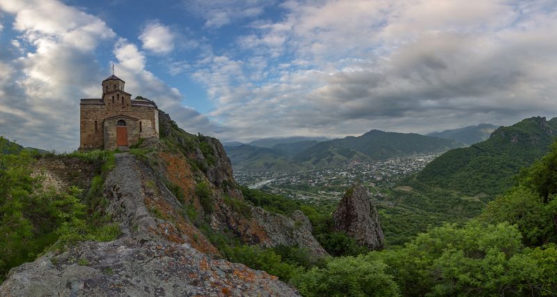 кчр,карачаево-черкесия,горы ,шоанинский храм,шоана,панорама Шоанинский храм ... фото превью