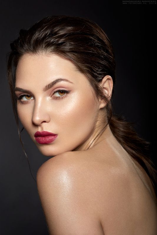 Laura фото превью