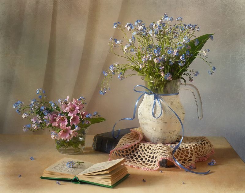 цветы, весна, букет, книга, вечер, свет Романтичным вечером фото превью