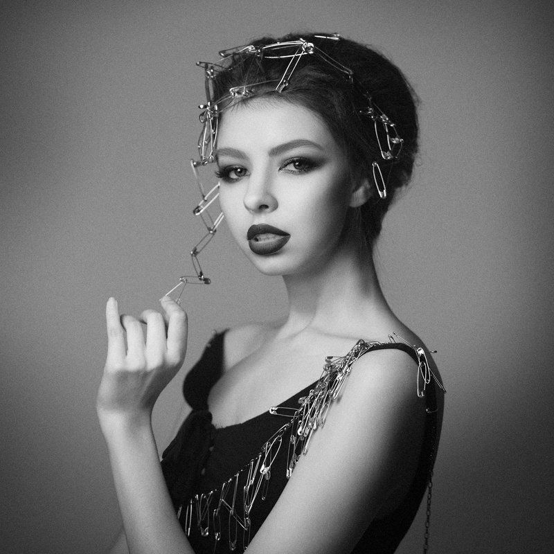 portrait, young, beauty Скрепочница фото превью