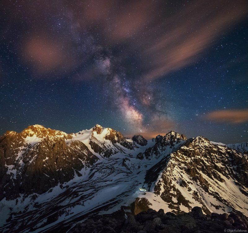 Летняя ночь над ледником Богдановича фото превью