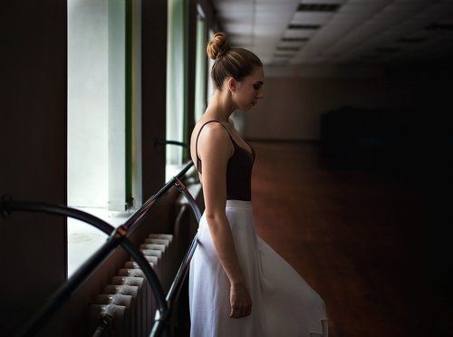 Она устала )