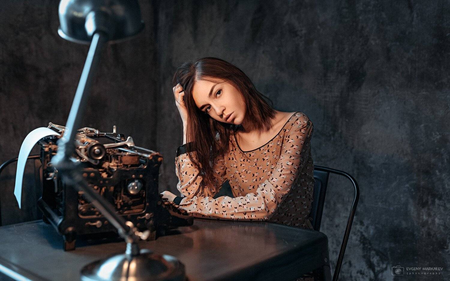 портрет, portait, girl, woman, brunette, indoors, Евгений Маркалев
