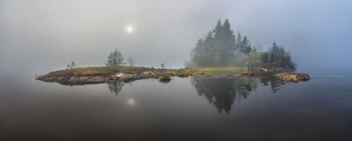 Когда туман, острова плавают в гости друг другу.