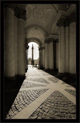 Питерская черно-белая тонированная зарисовка