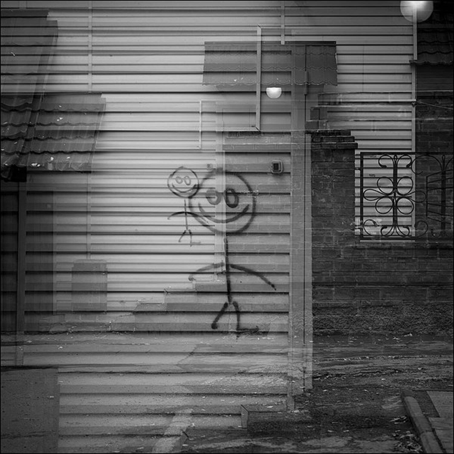 Smile. Автор: Михаил Малюгин 500x500, улица,город ,черно белое, Михаил Малюгин
