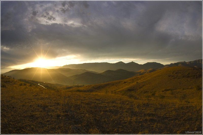 лучи над курганами фото превью
