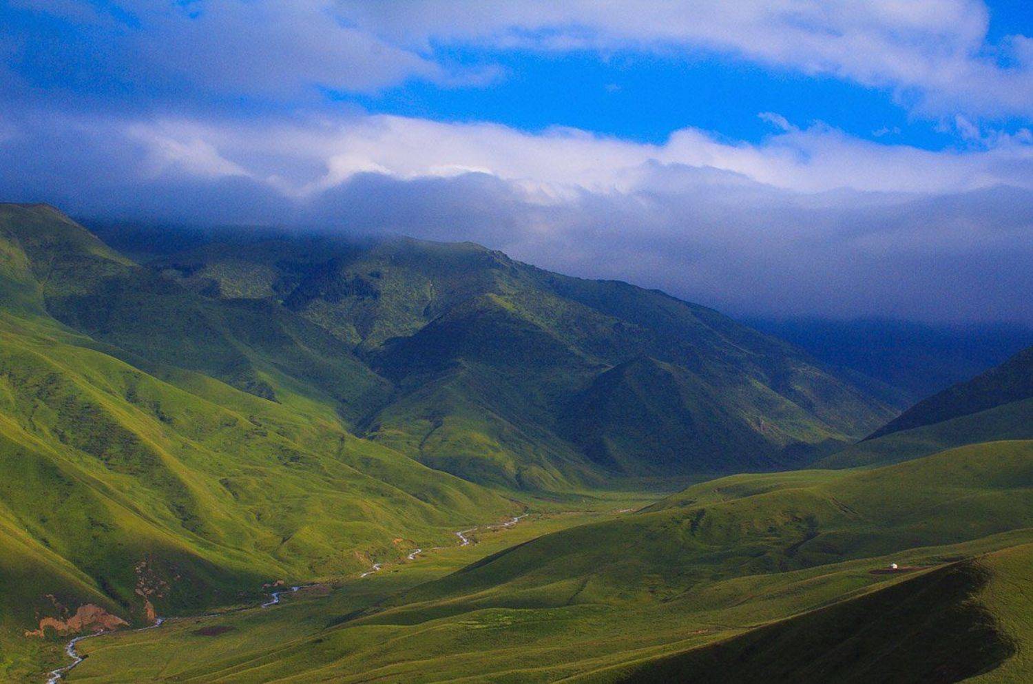 юрта, ущелье, облака, горная речка, закат, тень, заилийский алатау, осыпь, Ilia Afanasieff