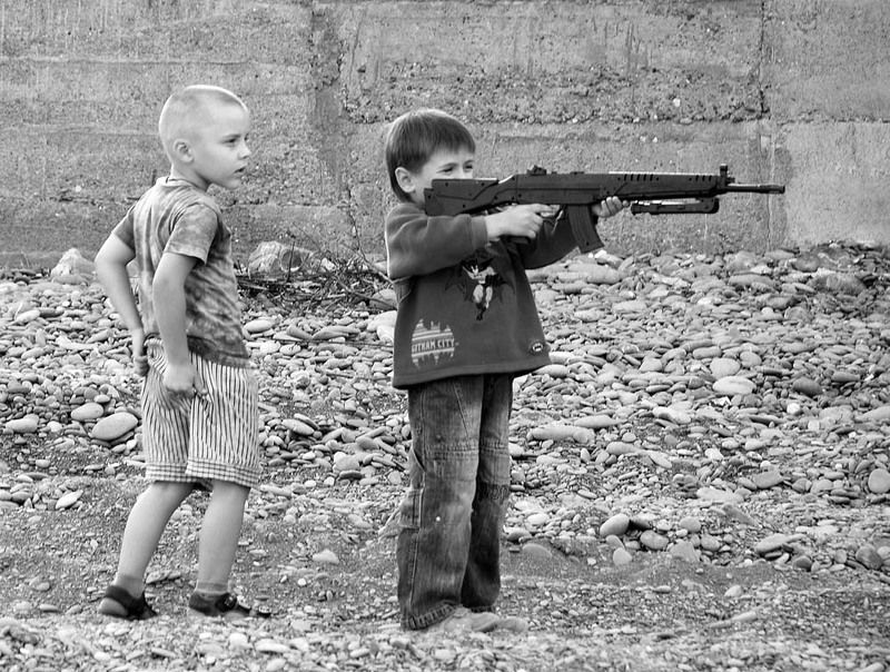 мальчишки Почему мальчишки играют в войну ?.. фото превью