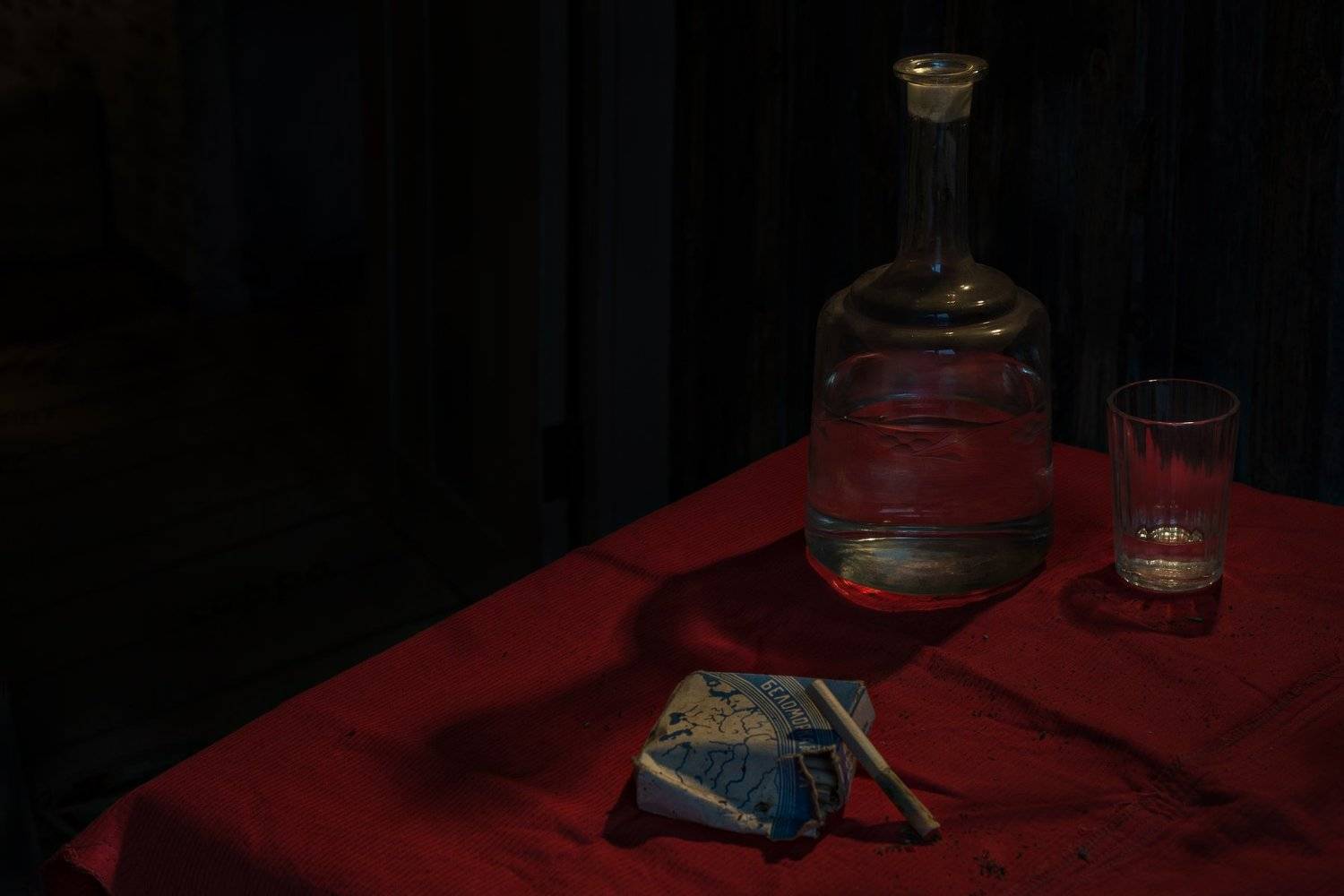 папиросы, графин, стакан,свет, тень, Ирина Данилова