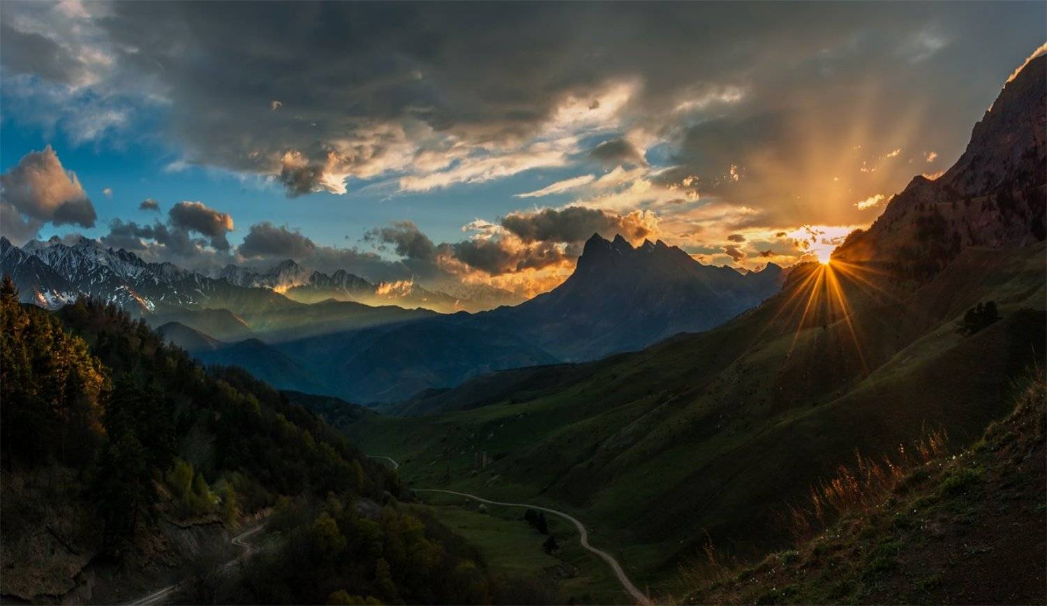природа, пейзаж, кавказ, горы, весна, ингушетия, вечер, панорама, закат, солнце, небо, облака, Альберт Беляев