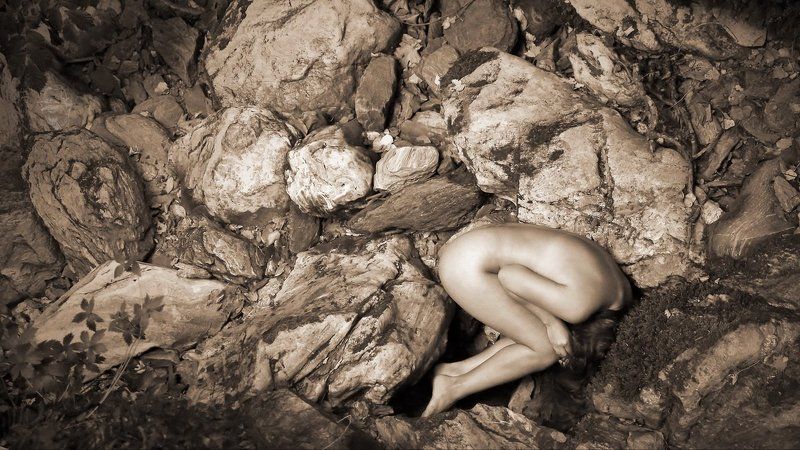 Stones, Girl, Greece Im Flußbett фото превью