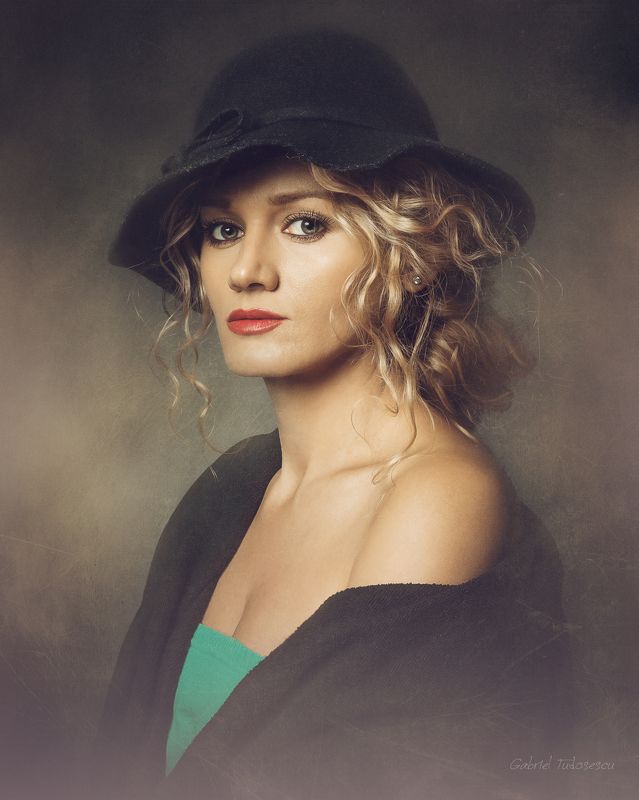 portrait Maria фото превью