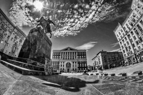 В плену забот свершает время свой круговорот