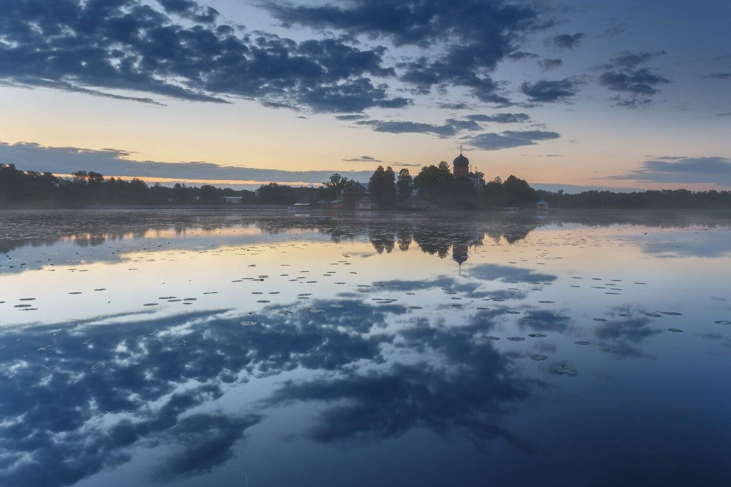утро, рассвет, Введенское, монастырь, озеро, облака, Павел Попов