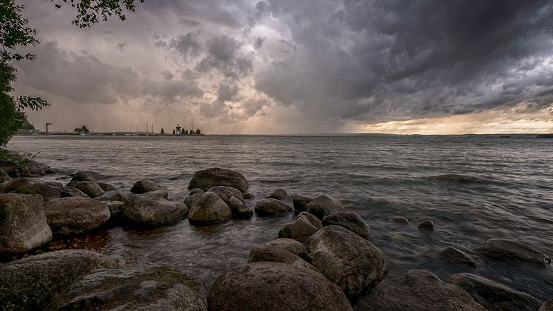 За мгновение до бури фото превью