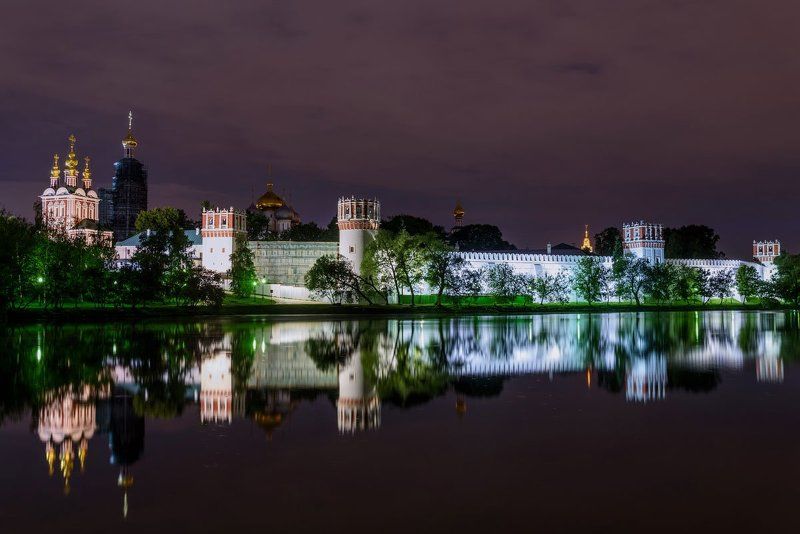 ночь, москва, новодевичий, монастырь, отражения, пруд, night, moscow, novodevichy, monastery, reflections, pond Ночная Москва. Новодевичий монастырь. фото превью