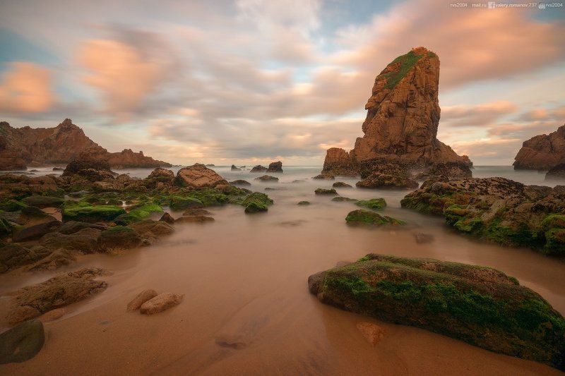 Пляж, Море, Песок, Природа, берег, Закат, Пейзаж, Скала, Вода, Океан, Река, Урса, Отдых, Лето, Небо, Волна, Путешествия,  Восход, закат, Прая-да-Урса, Синтра, Кашкайш, Португалия Один на пляже фото превью