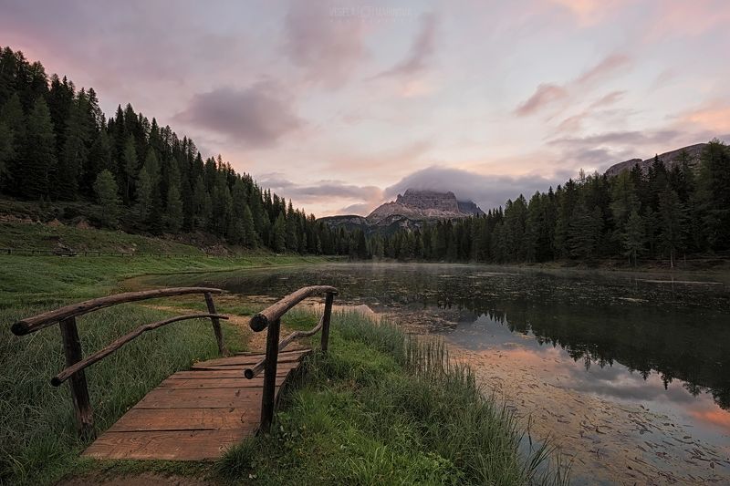 Lago Antorno на рассвете фото превью