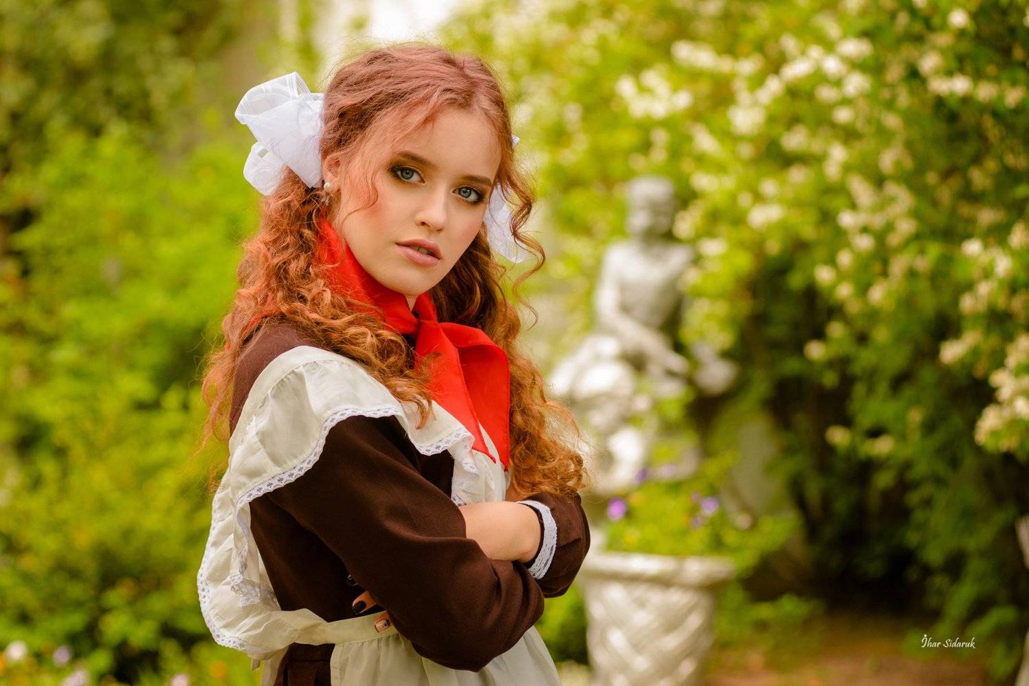 девушка, прическа, взгляд, пионер, галстук, красный, передник, Игорь Сидорук