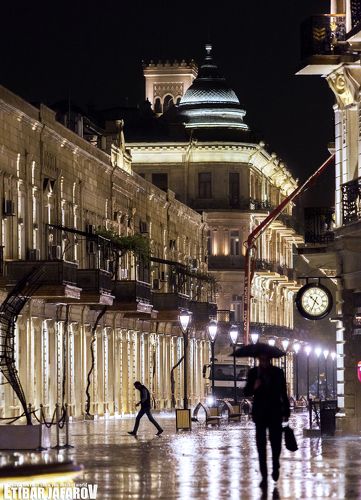 STREET LIFE IN BAKU 