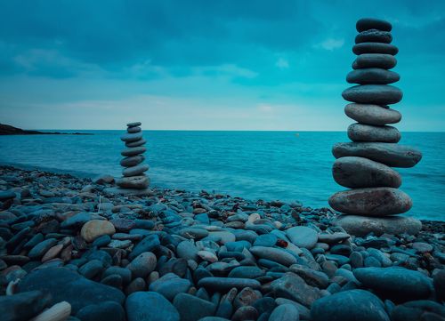 Про идолов каменного побережья.