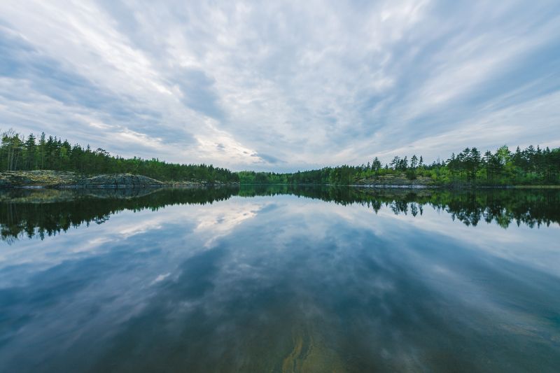 карелия, Ладога, озеро, отражение, ночь, облака, шхеры Ночь на Ладожском озере фото превью