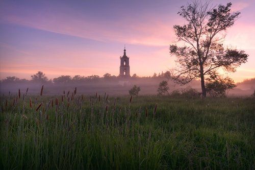 Утро у старой колокольни