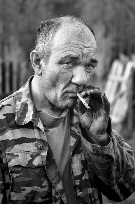 перекур,черно-белое.портрет Дядя Саша фото превью