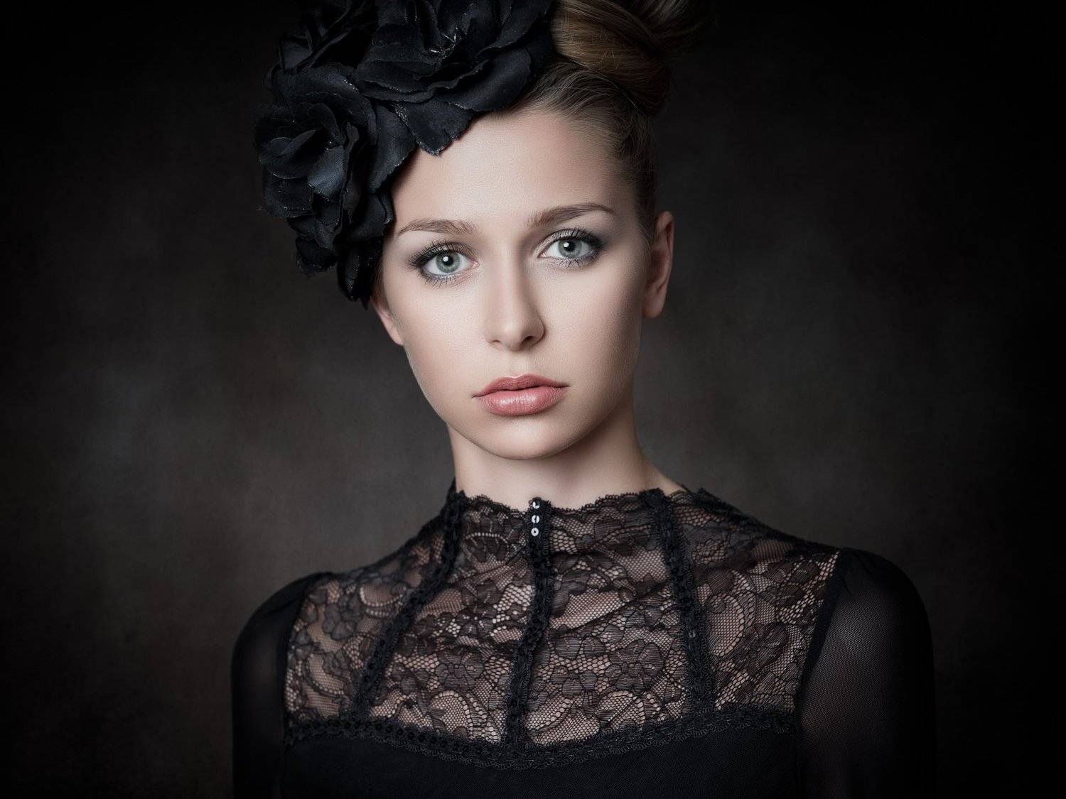 portrait, fine art portrait, flowers, woman,, Michael Schnabl