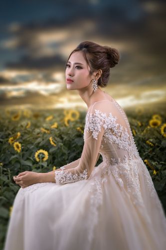 take photo for lakchibridal