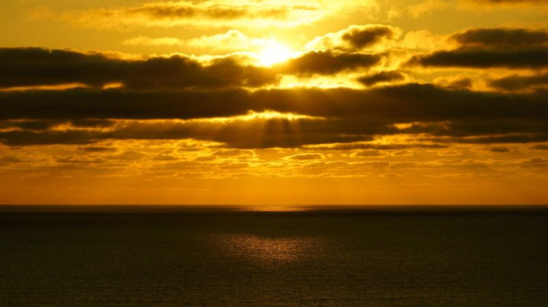 korea,gyeongsangbukdo,ulleungdo,island,summer,sea,seascape,sunrise,clouds,morning,horizontal,sunlight,backlight Sunrise on Ulleungdo Island фото превью