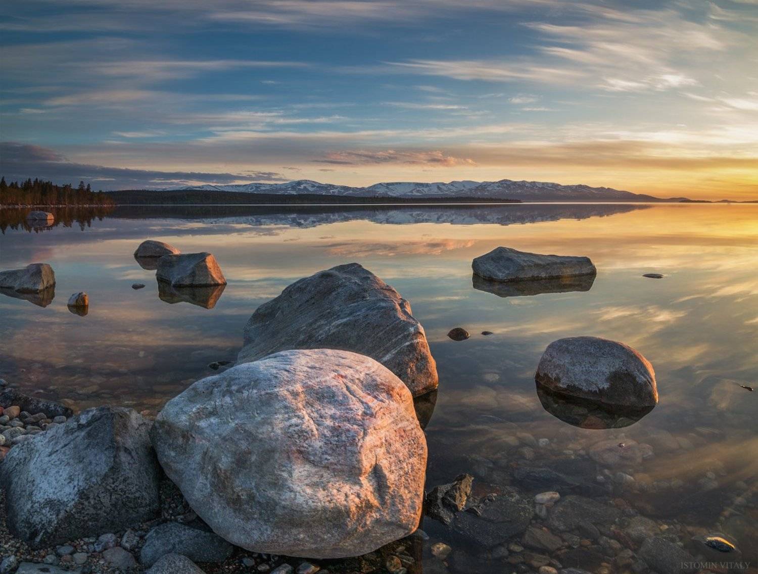 пейзаж,перспектива,ночь,горы,снег,небо,облака,отражение,свет,тень,цвет, Виталий Истомин