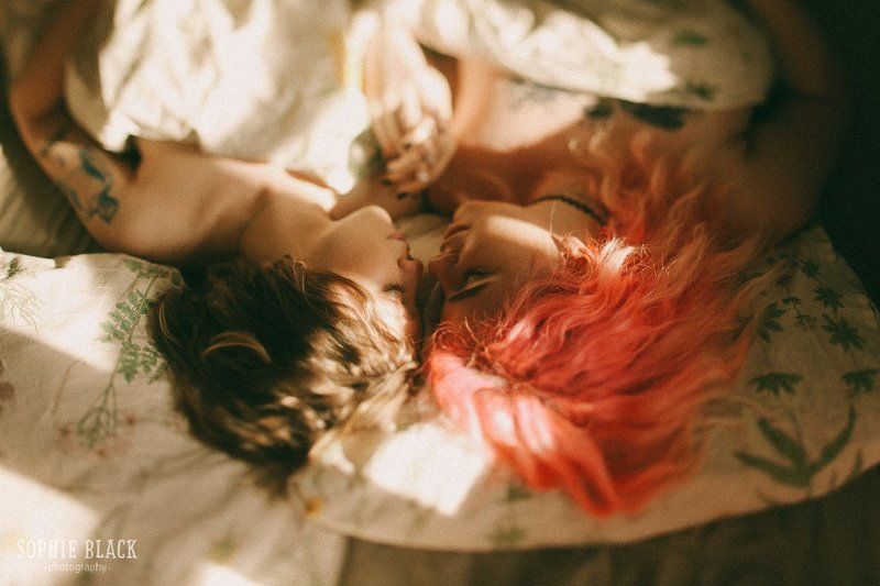 фотография, портрет, розовый, девушки, курение, сигареты, концептуализм Розовый фламинго фото превью