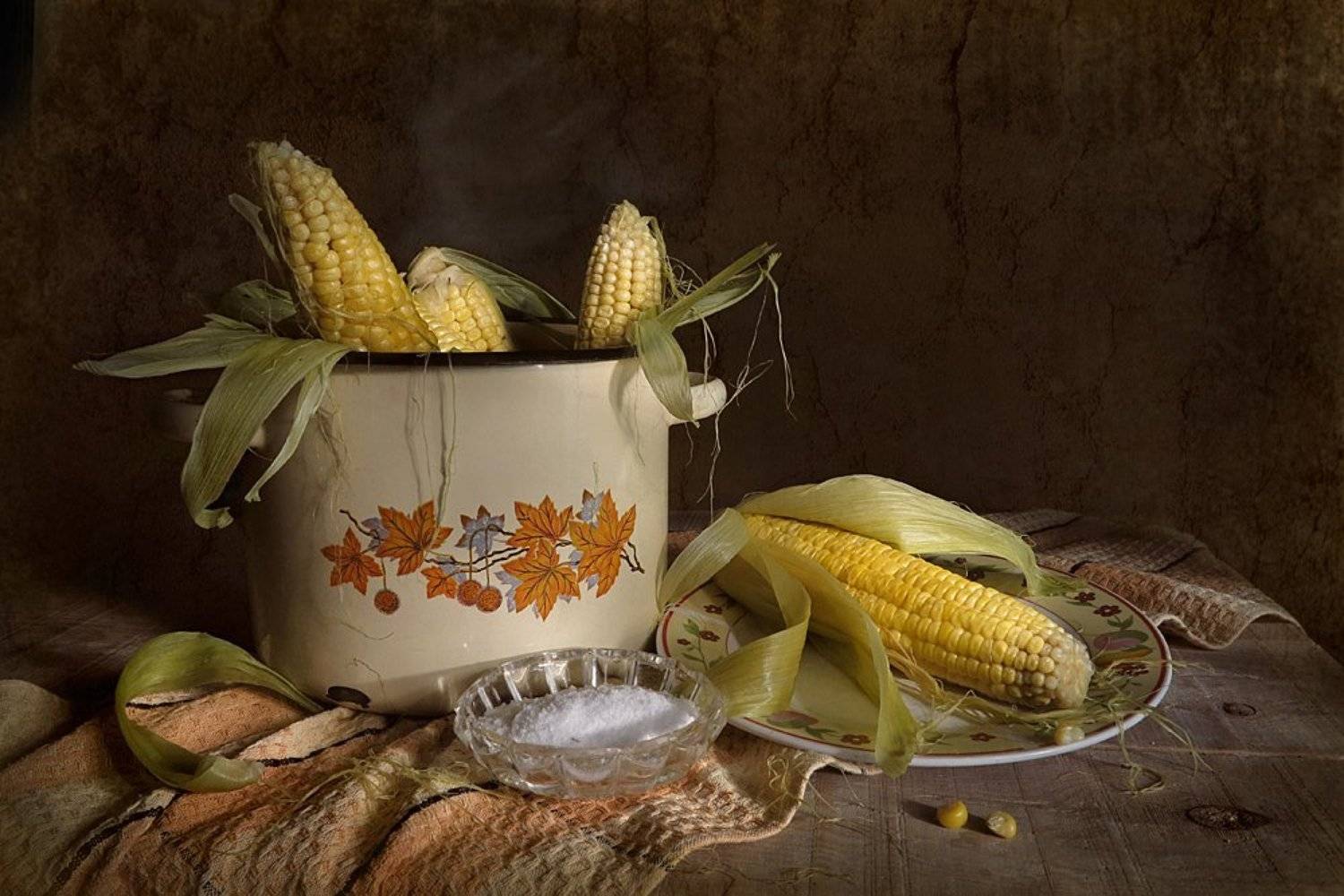 кукуруза,кастрюля,соль,полотенце, Алла Шевченко
