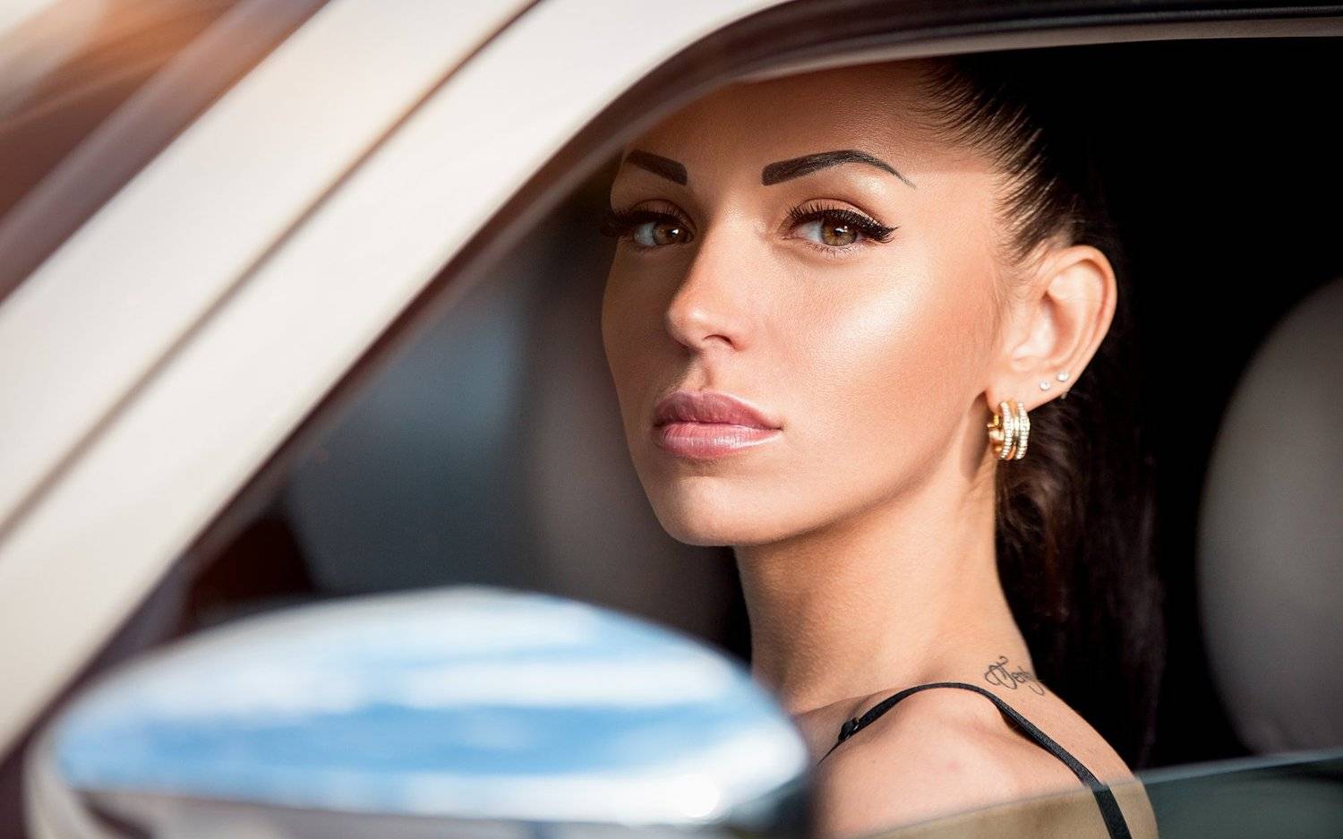 портрет, машина, за рулем, водитель, девушка за рулем, шофер, Сухарь Александр