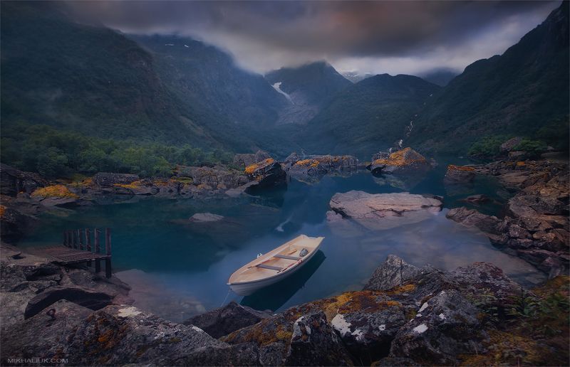 Not an empty boat... фото превью