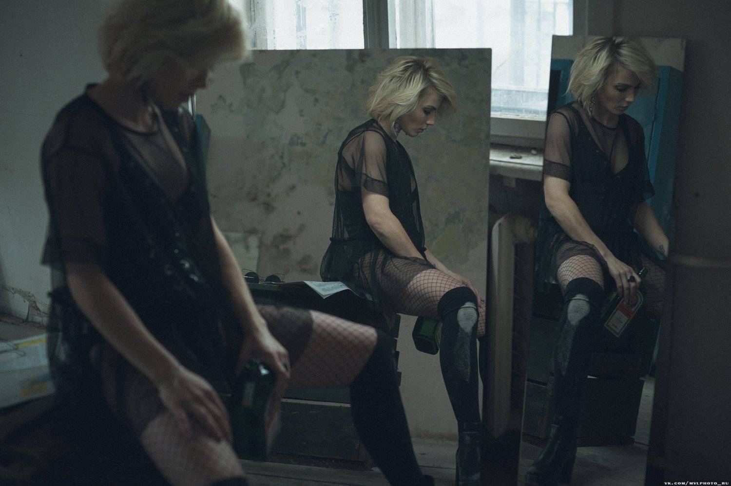 зеркало, блондинка, отражения, колготки, пеньюар, бодик, ягер, печаль, ракурс, Вадим Миронов