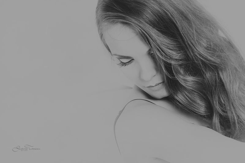 portrait, black & white Angel фото превью