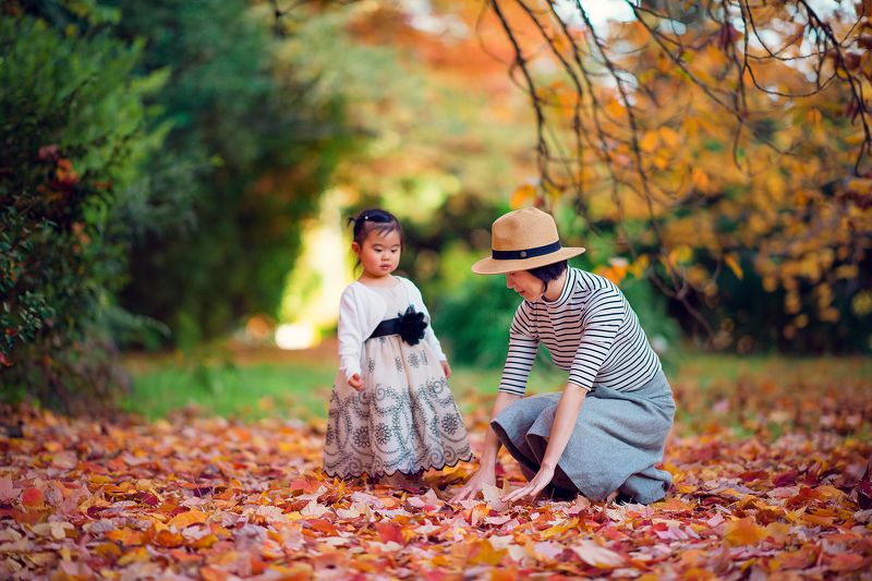 kid, child, girl, natural light, autumn, kidsfoto, colour, leaf, mother and daughter, childhood, love Touch of Fall фото превью