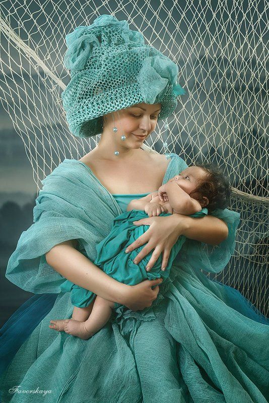 Мадонна в бирюзовом фото превью