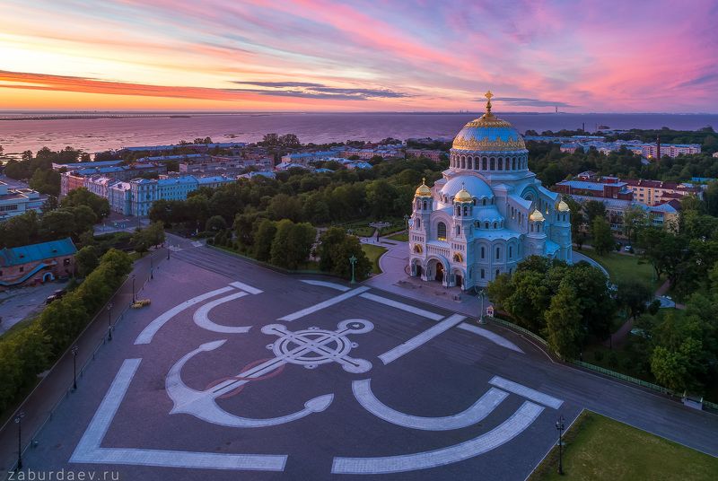 россия, петербург, кронштадт, санкт-петербург, питер, город, утро, рассвет, лето, небо, аэрофотосъемка, дрон, коптер, квадрокоптер Красочный рассвет в Кронштадте фото превью
