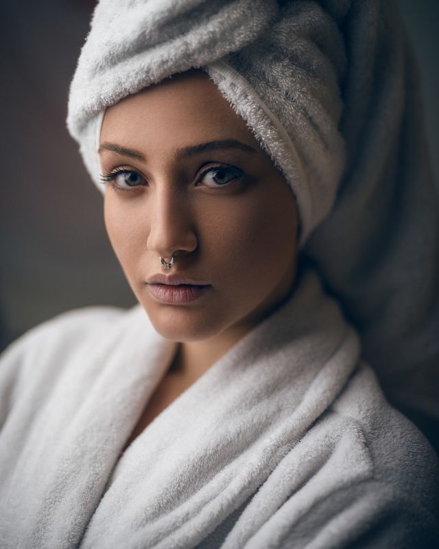 Portrait,girl,light,photo,Портрет, девушка,свет,фото,Модель,волосы,Кожа,Medis Medis фото превью